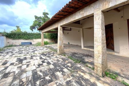 Casa para alugar com 1080m², 3 quartos e 5 vagasFrente