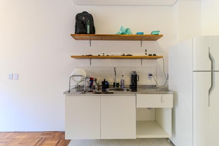 Cozinha de kitnet/studio para alugar com 1 quarto, 23m² em República, São Paulo
