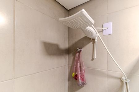 Banheiro de kitnet/studio para alugar com 1 quarto, 23m² em República, São Paulo