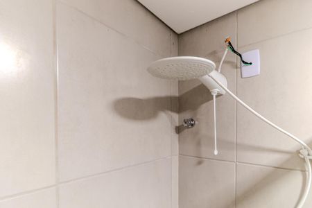 Banheiro de apartamento para alugar com 1 quarto, 33m² em República, São Paulo