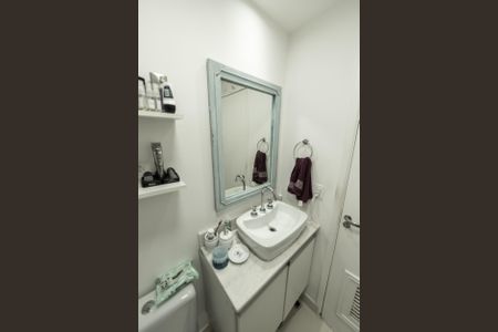 Apartamento à venda com 62m², 2 quartos e 1 vaga Apartamento à venda com 62m², 2 quartos e 1 vagaBanheiro