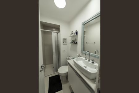 Apartamento à venda com 62m², 2 quartos e 1 vaga Apartamento à venda com 62m², 2 quartos e 1 vagaBanheiro