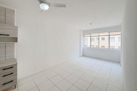 Quarto e Sala de kitnet/studio à venda com 1 quarto, 32m² em Liberdade, São Paulo