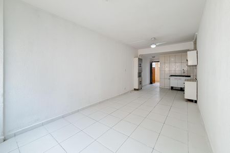 Quarto e Sala de kitnet/studio à venda com 1 quarto, 32m² em Liberdade, São Paulo