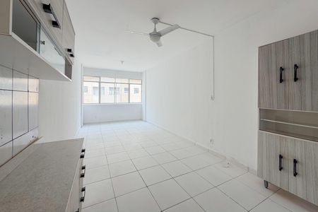 Quarto e Sala de kitnet/studio à venda com 1 quarto, 32m² em Liberdade, São Paulo