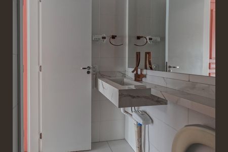 Banheiro de apartamento para alugar com 1 quarto, 32m² em Vila Palmeiras, São Paulo