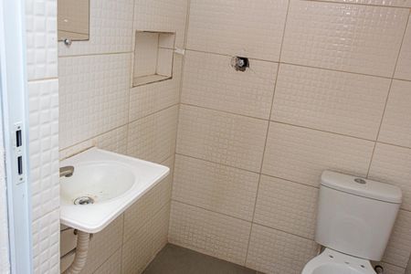 Banheiro Social de kitnet/studio para alugar com 1 quarto, 42m² em Jardim Ernestina, São Paulo