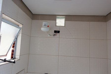 Banheiro Social de kitnet/studio para alugar com 1 quarto, 42m² em Jardim Ernestina, São Paulo