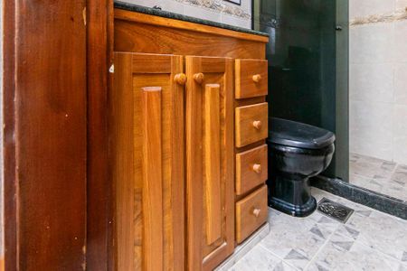 Apartamento à venda com 76m², 2 quartos e 1 vaga Apartamento à venda com 76m², 2 quartos e 1 vagaBanheiro