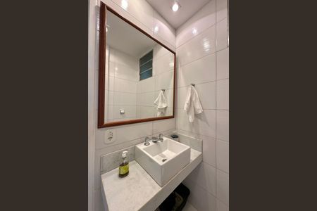 Apartamento à venda com 180m², 4 quartos e 1 vagaBanheiro da Suíte 1