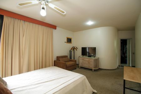 Casa à venda com 800m², 4 quartos e 10 vagasSuíte 2