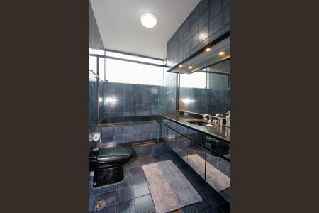 Casa à venda com 800m², 4 quartos e 10 vagasBanheiro da Suíte 3