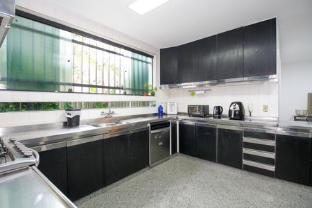 Casa à venda com 800m², 4 quartos e 10 vagasCozinha