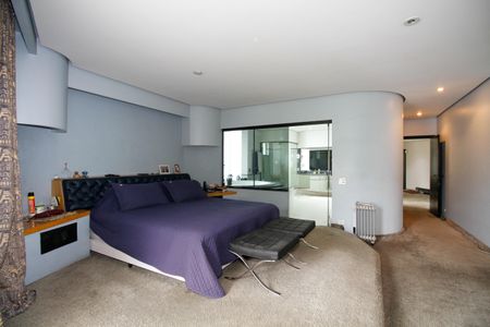 Casa à venda com 800m², 4 quartos e 10 vagasSuíte 1