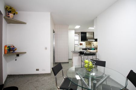 Casa à venda com 800m², 4 quartos e 10 vagasCopa