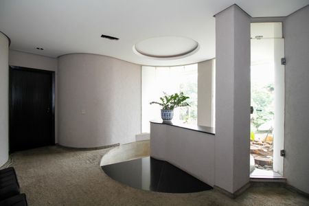 Casa à venda com 800m², 4 quartos e 10 vagasCorredor