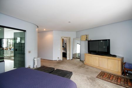 Casa à venda com 800m², 4 quartos e 10 vagasSuíte 1