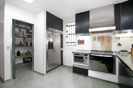 Casa à venda com 800m², 4 quartos e 10 vagasCozinha