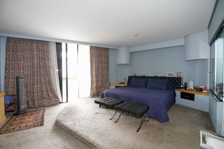 Casa à venda com 800m², 4 quartos e 10 vagasSuíte 1