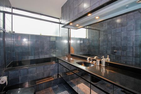 Casa à venda com 800m², 4 quartos e 10 vagasBanheiro da Suíte 3