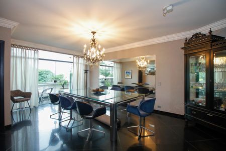 Sala de Jantar de casa à venda com 4 quartos, 800m² em Sumaré, São Paulo
