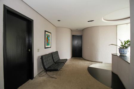 Casa à venda com 800m², 4 quartos e 10 vagasCorredor