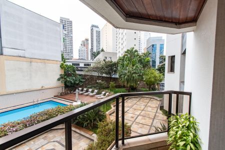 Apartamento à venda com 220m², 4 quartos e 3 vagasVaranda da suíte 1