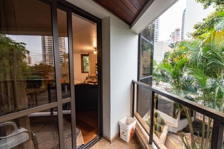 Apartamento à venda com 220m², 4 quartos e 3 vagasVaranda da sala