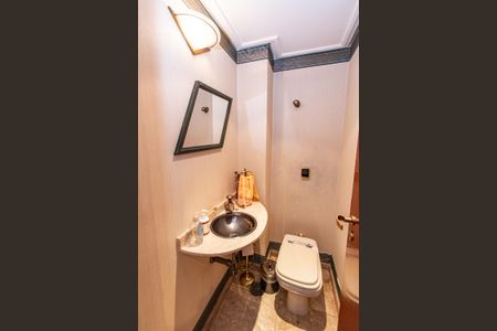 Apartamento à venda com 220m², 4 quartos e 3 vagasLavabo