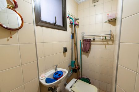 Apartamento à venda com 220m², 4 quartos e 3 vagasBanheiro de serviço