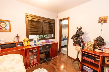 Apartamento à venda com 220m², 4 quartos e 3 vagasSuíte 2