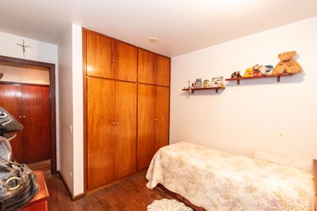 Apartamento à venda com 220m², 4 quartos e 3 vagasSuíte 2