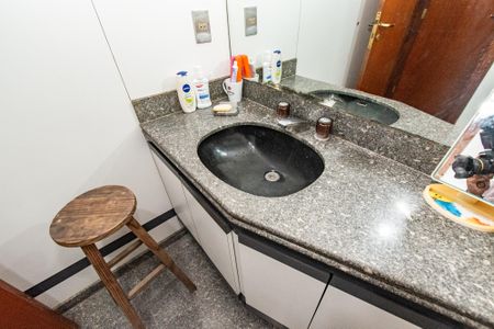 Apartamento à venda com 220m², 4 quartos e 3 vagasBanheiro da suíte 3