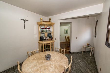 Apartamento à venda com 220m², 4 quartos e 3 vagasCopa