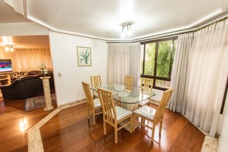 Apartamento à venda com 220m², 4 quartos e 3 vagasSala