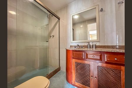 Apartamento para alugar com 164m², 2 quartos e 3 vagasBanheiro Social