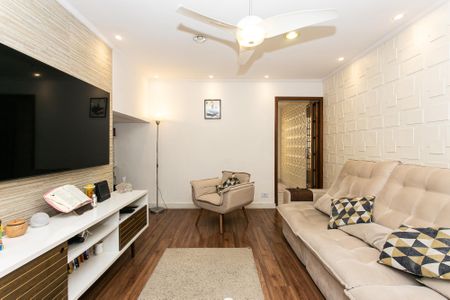 Casa à venda com 154m², 3 quartos e 2 vagas Casa à venda com 154m², 3 quartos e 2 vagasSala de Estar