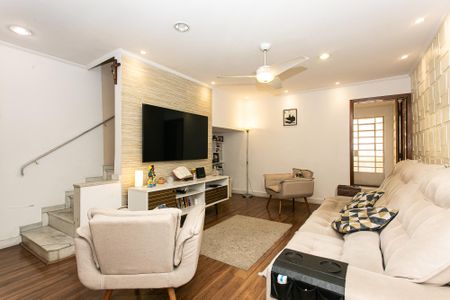 Casa à venda com 154m², 3 quartos e 2 vagas Casa à venda com 154m², 3 quartos e 2 vagasSala de Estar