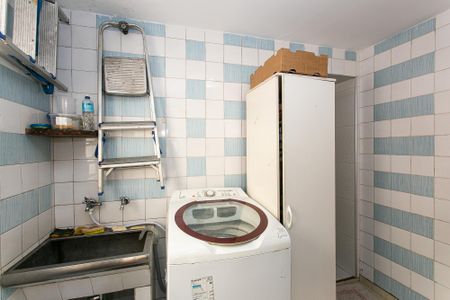 Casa à venda com 154m², 3 quartos e 2 vagas Casa à venda com 154m², 3 quartos e 2 vagasÁrea de Serviço