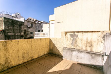 Casa à venda com 154m², 3 quartos e 2 vagas Casa à venda com 154m², 3 quartos e 2 vagasVaranda