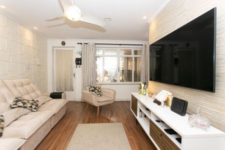 Casa à venda com 154m², 3 quartos e 2 vagas Casa à venda com 154m², 3 quartos e 2 vagasSala de Estar