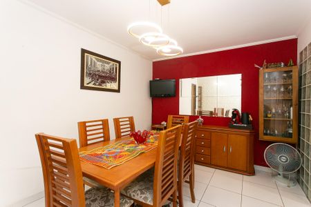 Casa à venda com 154m², 3 quartos e 2 vagas Casa à venda com 154m², 3 quartos e 2 vagasSala de Jantar