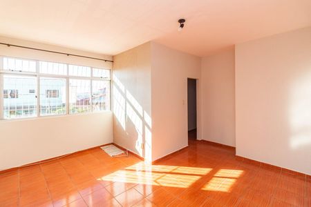 Sala de apartamento à venda com 3 quartos, 70m² em Heliópolis, Belo Horizonte