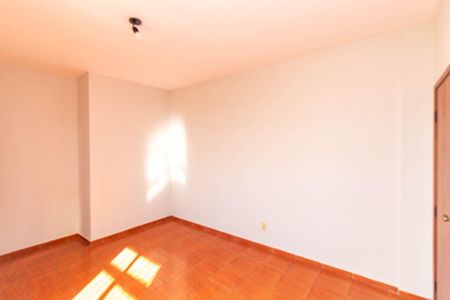 Sala de apartamento à venda com 3 quartos, 70m² em Heliópolis, Belo Horizonte
