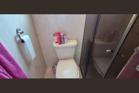 Casa à venda com 417m², 3 quartos e 6 vagasBanheiro Suíte 2