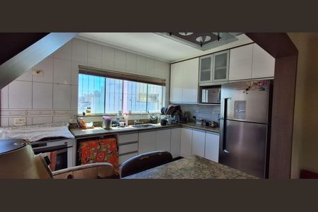 Casa à venda com 417m², 3 quartos e 6 vagasCozinha 