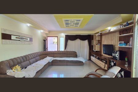 Casa à venda com 417m², 3 quartos e 6 vagasSala