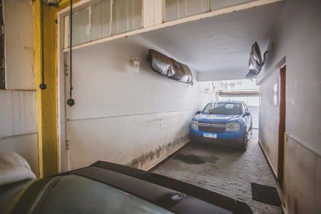 Casa à venda com 250m², 3 quartos e 4 vagas Casa à venda com 250m², 3 quartos e 4 vagasGaragem