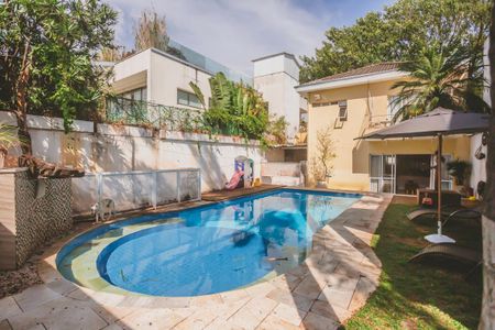 Casa à venda com 250m², 3 quartos e 4 vagas Casa à venda com 250m², 3 quartos e 4 vagasÁrea Externa