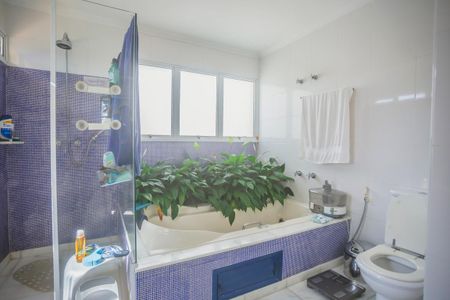 Casa à venda com 250m², 3 quartos e 4 vagas Casa à venda com 250m², 3 quartos e 4 vagasBanheiro da Suíte